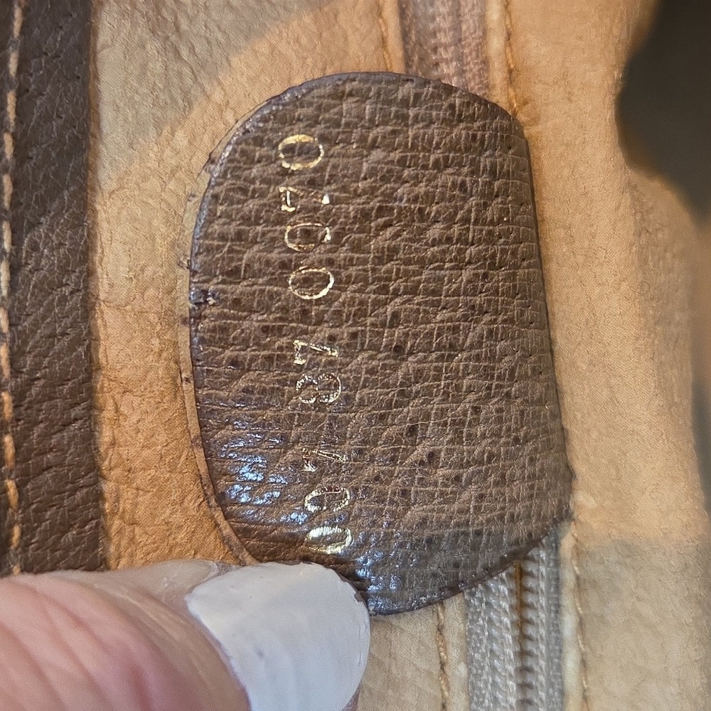 Gucci 1970's Rare convertable crossbody/clutch an archived collectible piece - Picture 15 of 16